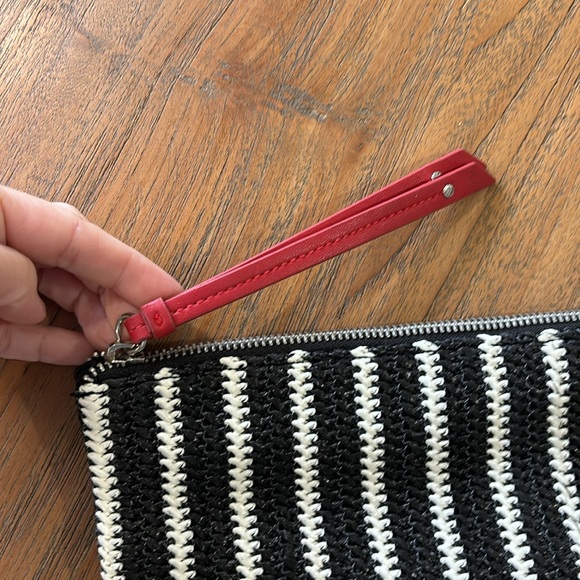 Express Clutch - Picture 2 of 5